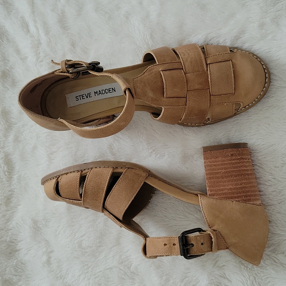 Steve Madden Sandals 8 - Picture 2 of 3